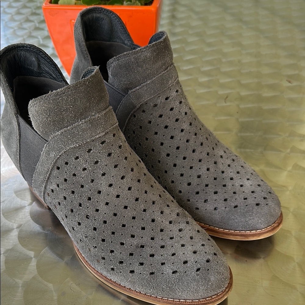 Stylish Gray Suede Women's Ankle Boots